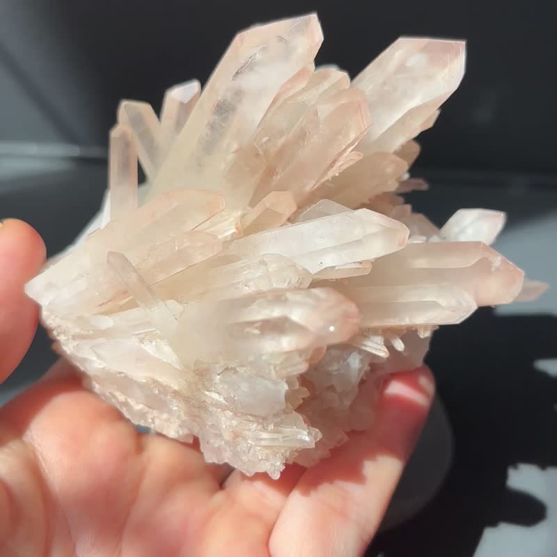 *Made from muddy sky*Natural pink quartz cluster Pink Quartz Cluster - ของวางตกแต่ง - คริสตัล สึชมพู