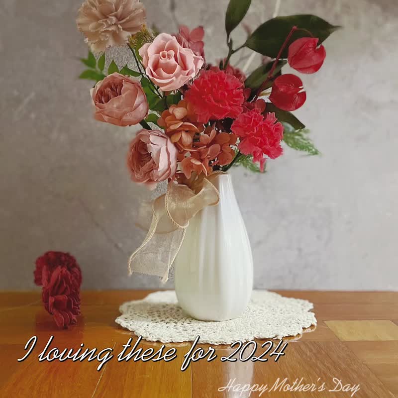 【母の日フラワーギフト】エレガントな永遠のカーネーションの花瓶の花 - エバーラスティングフラワーギフト/テーブルフラワー - ドライフラワー・ブーケ - 寄せ植え・花 