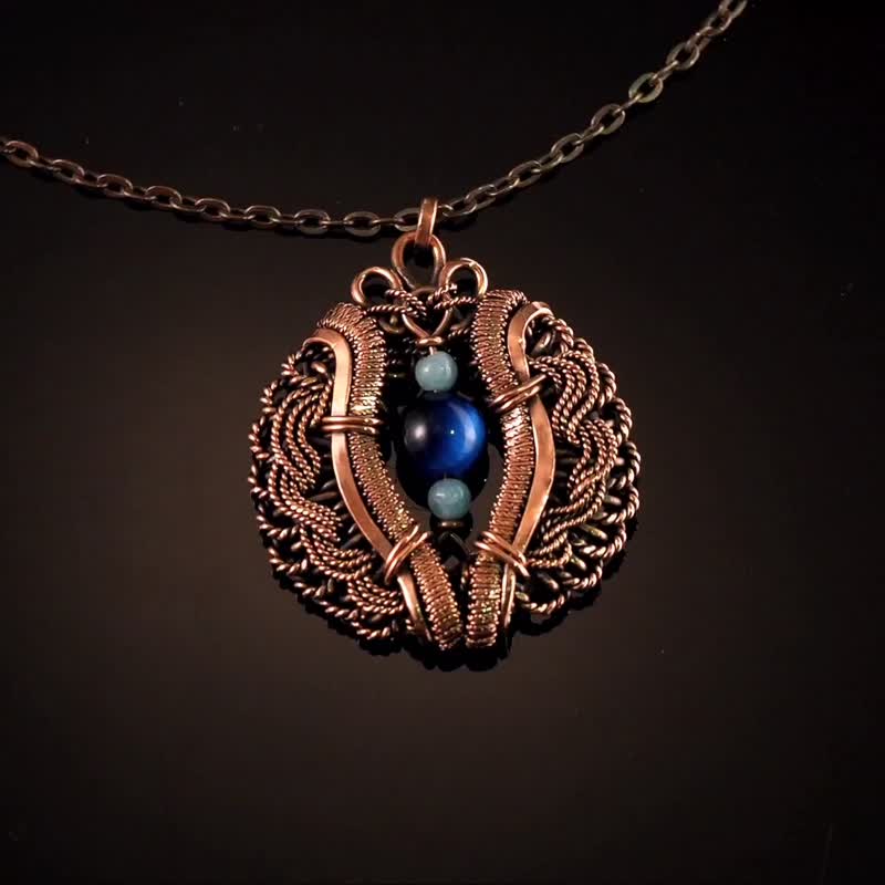 Copper Pendant with Falcon Eye and Aquamarine Handmade Jewelry Wire Wrap Art - สร้อยคอ - เครื่องเพชรพลอย สีน้ำเงิน