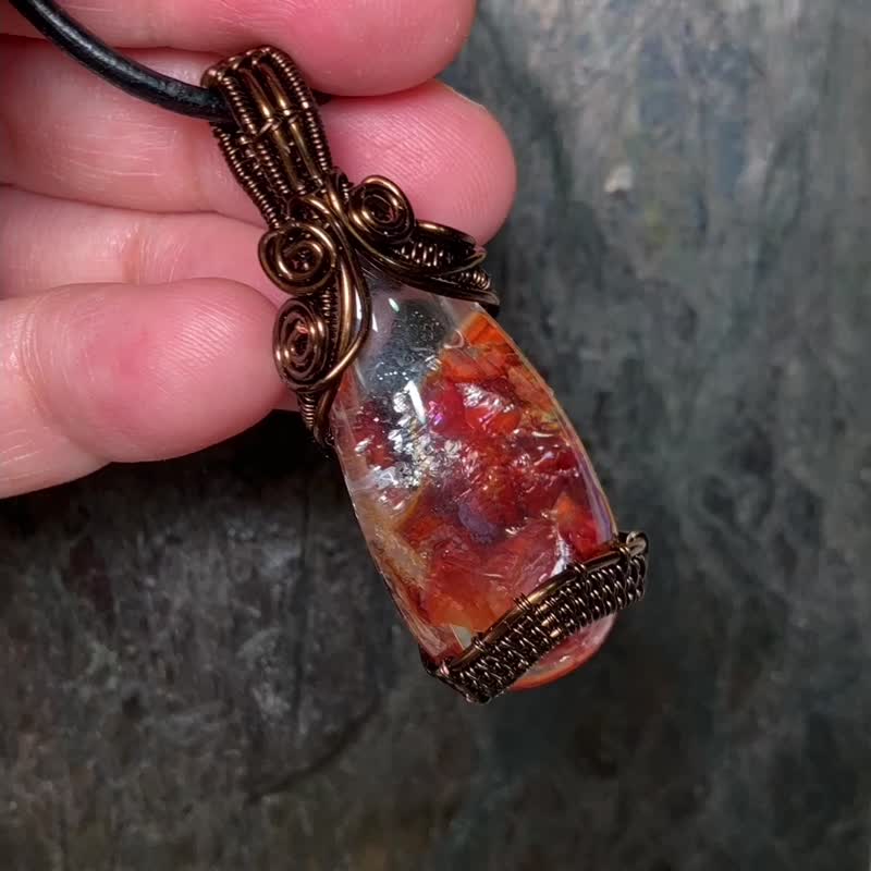紅膠花水晶 / 水晶吊墜/ 含皮繩 /銅線編織 藝術編織 - 項鍊 - 水晶 紅色