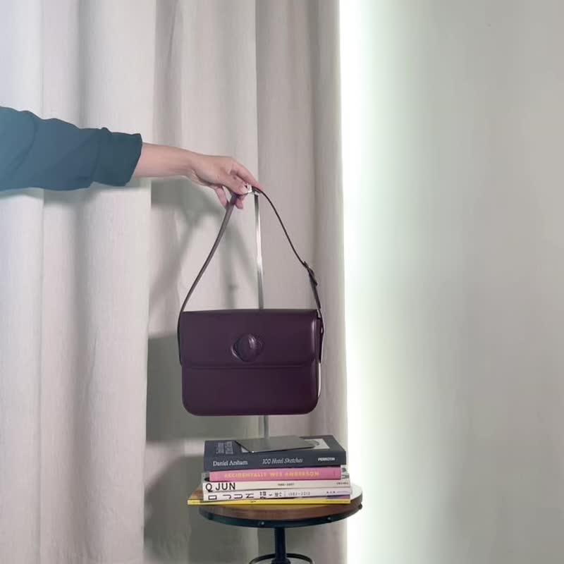 must de Cartier バーガンディ ハンドバッグ Cartier Must de Cartier Logos Shoulder Bag Burgundy Leather