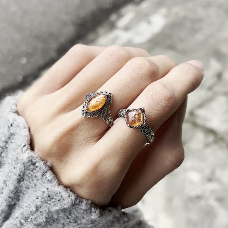 Xiyingyao 925 Silver gold sun Stone natural stone living ring ethnic style hippie men and women - แหวนทั่วไป - คริสตัล สีเงิน