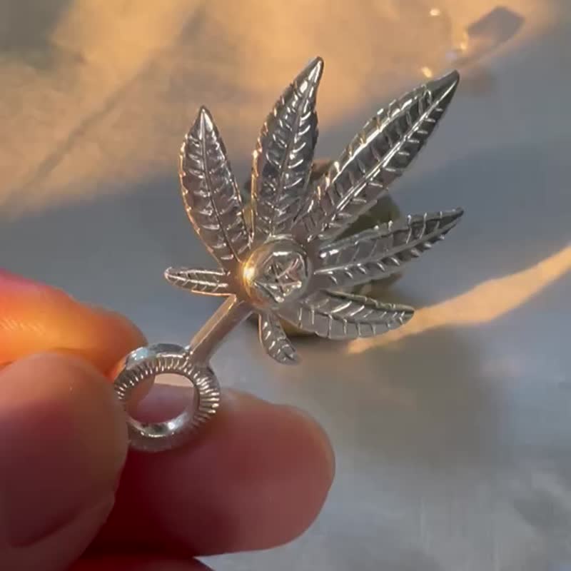 Sterling Silver Cannabis Leaf Zola Edition - สร้อยคอ - เงินแท้ สีเงิน