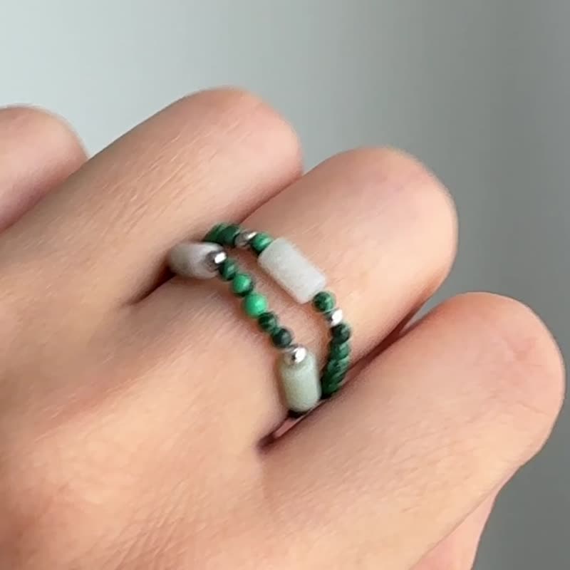 Summer Beach Emerald Stone Natural Stone Elastic Bead Ring - แหวนทั่วไป - วัสดุอื่นๆ สีเขียว