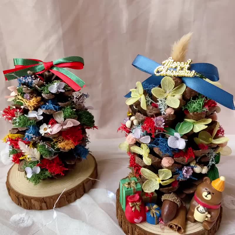 Handmade dried flowers, pine cones, Christmas tree, colorful Christmas tree, gift exchange - ช่อดอกไม้แห้ง - พืช/ดอกไม้ หลากหลายสี