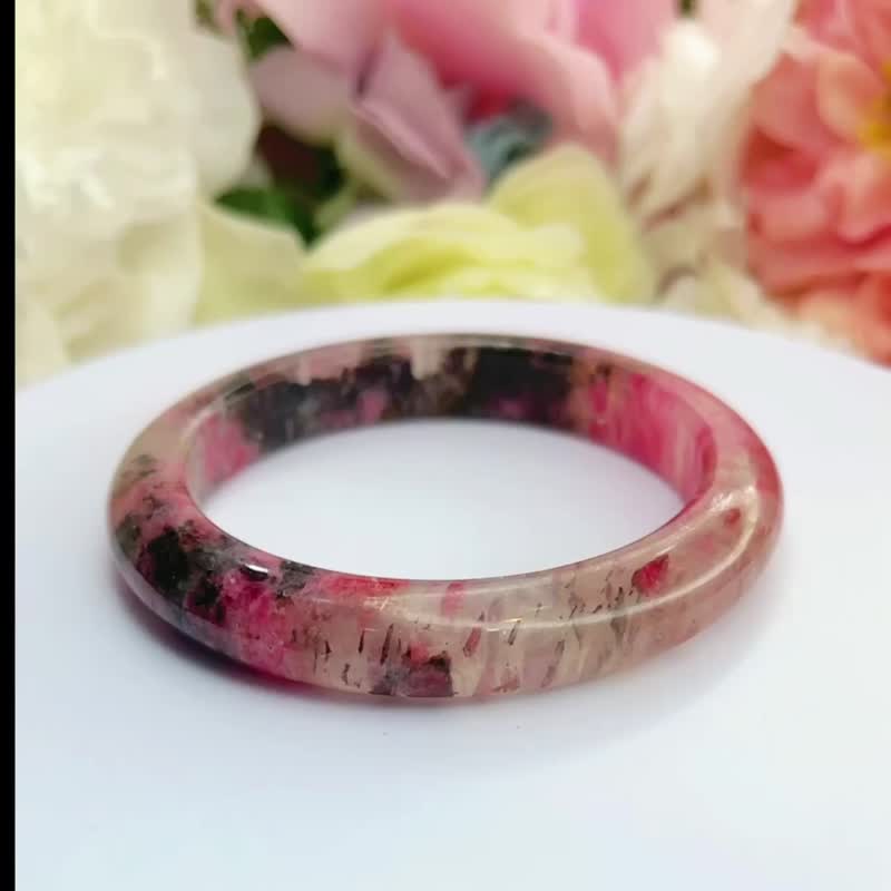 Super Beautiful Romantic Cherry Blossom Rain Rose Bracelet 53MM Circle Mouth Jade Splashed Ink Rose Stone Peach Blossom Jade - สร้อยข้อมือ - คริสตัล สีแดง