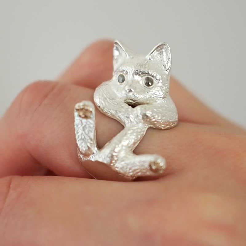 Silver cat ring with a tail - แหวนทั่วไป - เงินแท้ สีเงิน