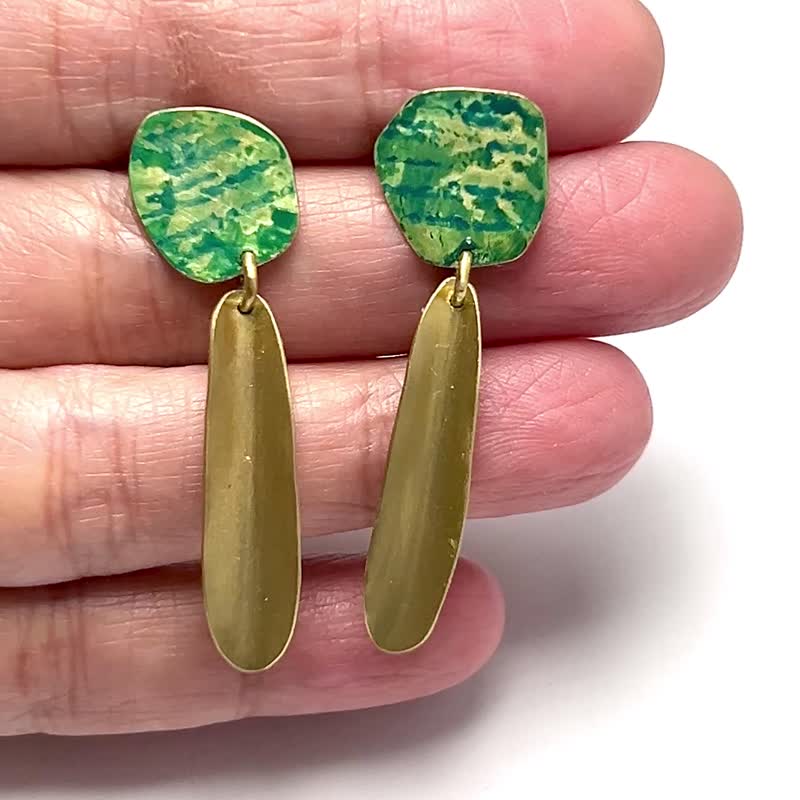 【Misty Dots 】MDBE03 綠色繪畫耳環/ 黃銅/ 手工禮物/ 客製化 - 耳環/耳夾/耳骨夾 - 銅/黃銅 綠色