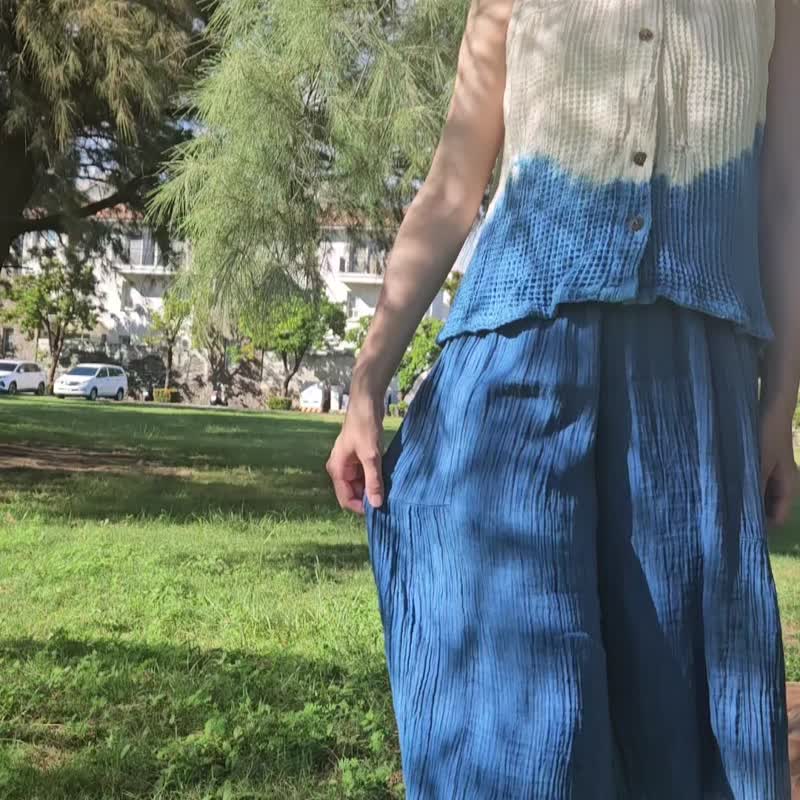 Spray blue dyed free-flowing elasticated wide culottes - Women's Pants - Cotton & Hemp Blue