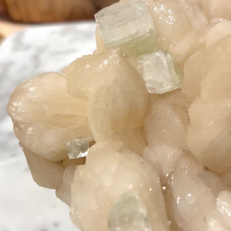 一圖一物 沸石魚眼石共生 能量水晶 原石 原礦 家居能量 水晶淨化 - 擺飾/家飾品 - 石頭 多色