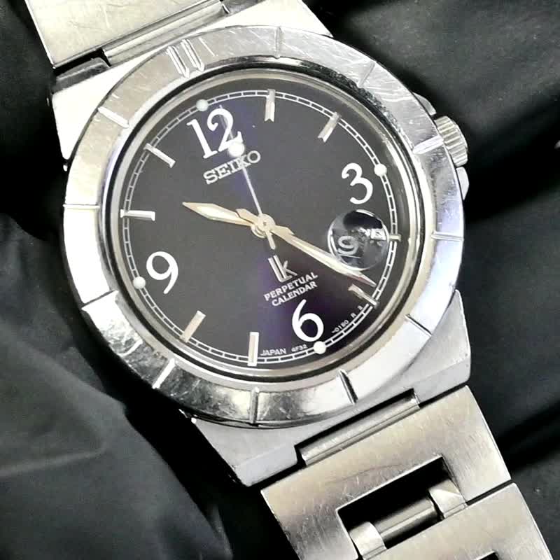 ジャンク SEIKO クォーツ腕時計 A3032 Seiko LUKIA women 30mm Blue Dial Perpetual calendar quartz Ref