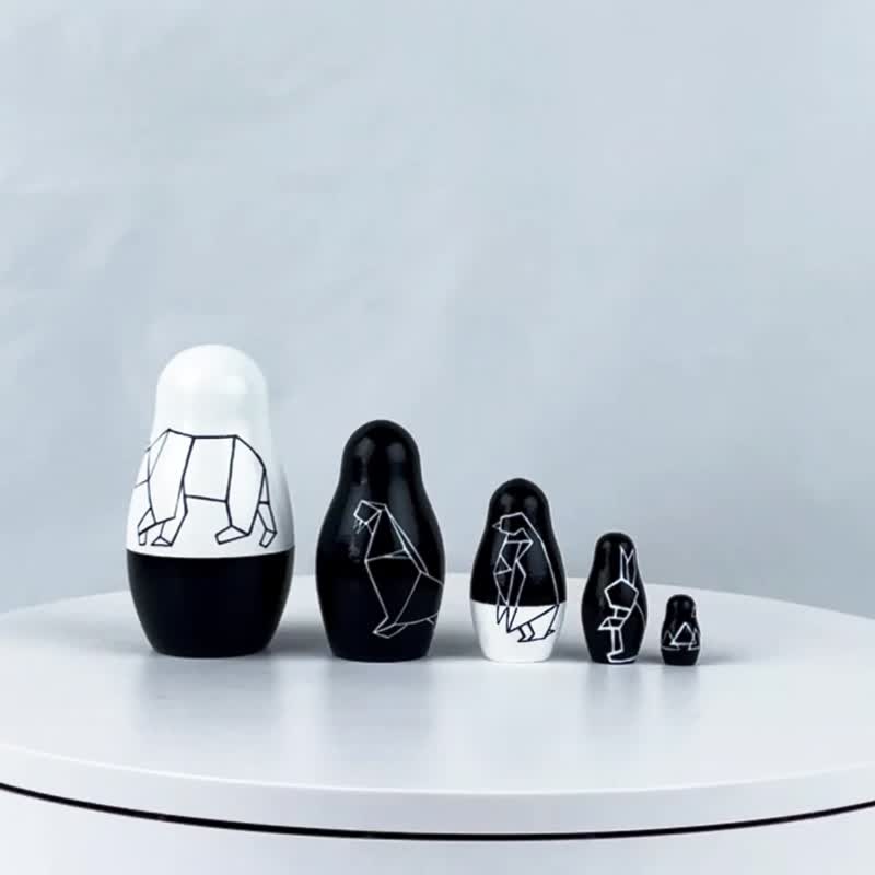 Black Nesting Dolls Set of 5 pcs - Black Decor Geometric Animals - Unique Finds - 寶寶/兒童玩具/玩偶 - 木頭 黑色
