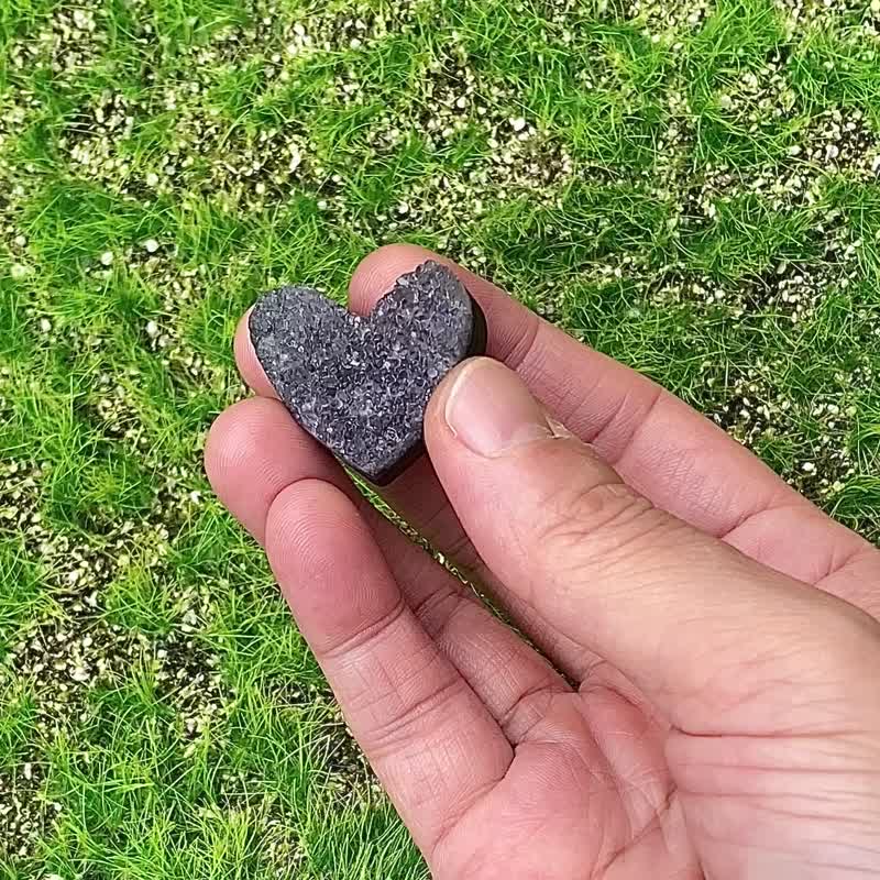天然原礦 //小紫水晶愛心簇 //貴人 冥想 //智慧 財運//療癒 開運 - 擺飾/家飾品 - 水晶 紫色