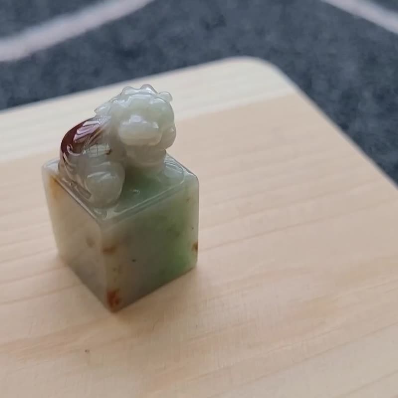 【親翠】天然翡翠 冰三彩桂花糕貔貅寶寶印章 附木頭小底座 - 印章/印台 - 玉石 多色