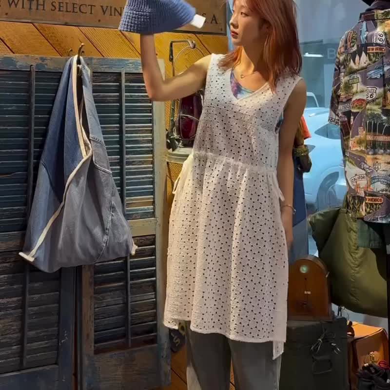 Triangle denim patchwork tote denim patchwork triangle bag - กระเป๋าแมสเซนเจอร์ - ผ้าฝ้าย/ผ้าลินิน สีน้ำเงิน