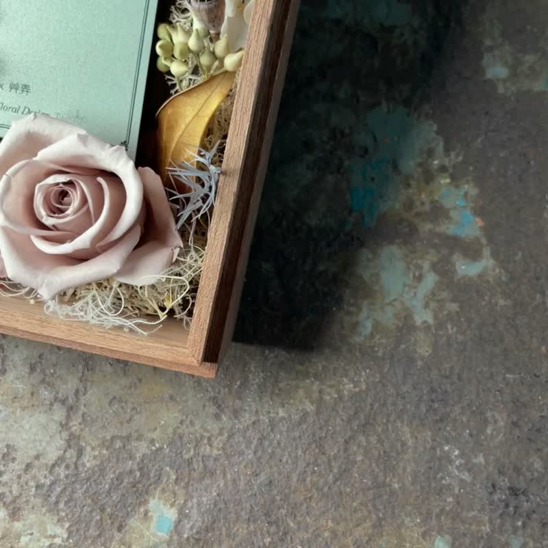 [艸踸Garden Lane Floral] Ornament Photo Frame Glass Flower Box-Morning Garden - ช่อดอกไม้แห้ง - พืช/ดอกไม้ 