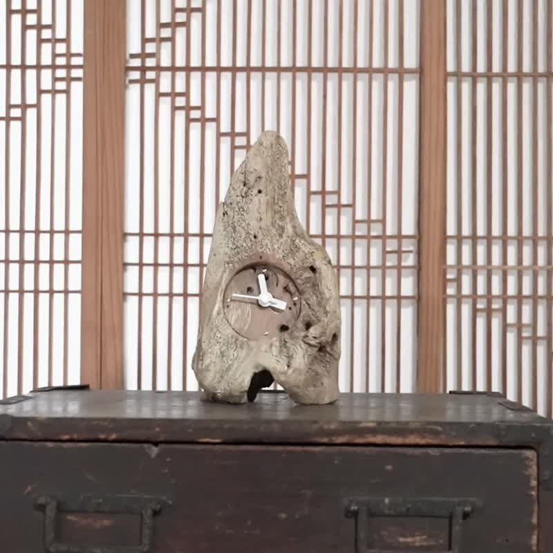 自然素材の時計　流木の時計　置時計　掛け時計　壁掛け時計　窓辺の装飾　木の時計　１０５ - 時鐘/鬧鐘 - 木頭 白色