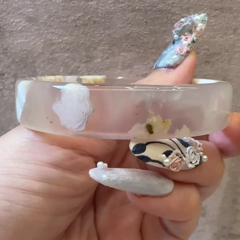 櫻花瑪瑙手鐲 瑪瑙手鐲稀有方鐲意境冰底纏絲紋一抹紫54圈 - 手鍊/手環 - 玉石 