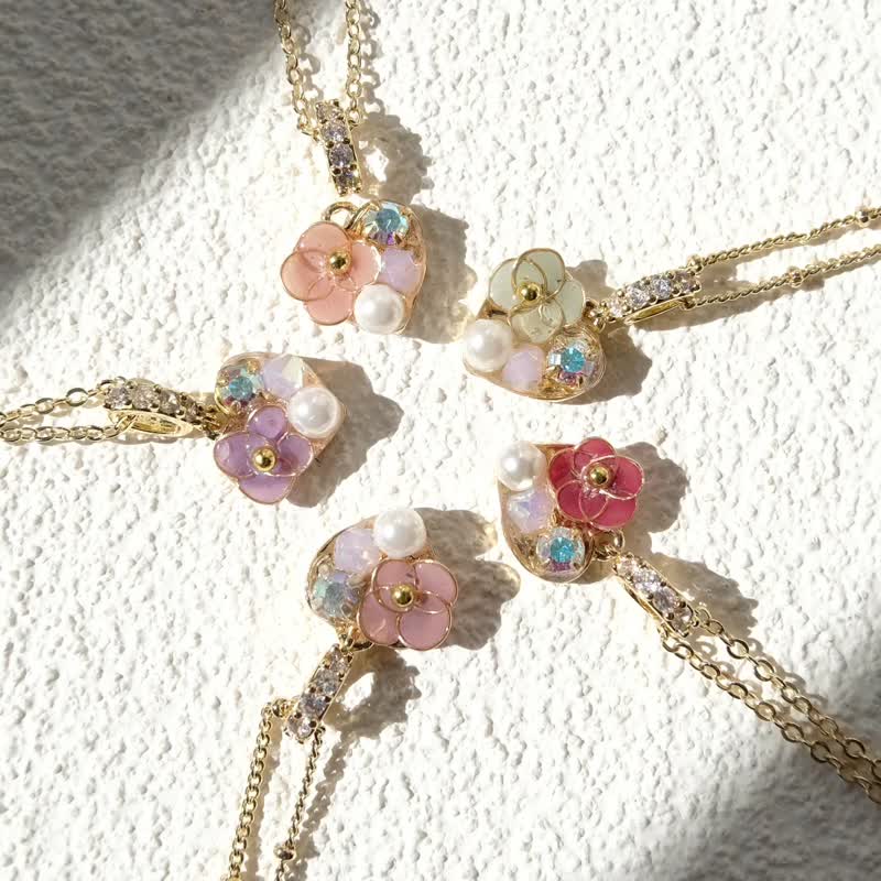 Love flower necklace - customizable - Korean accessories - handmade flowers - 14k gold-plated accessories - interchangeable Clip-On - Chokers - Other Materials Pink