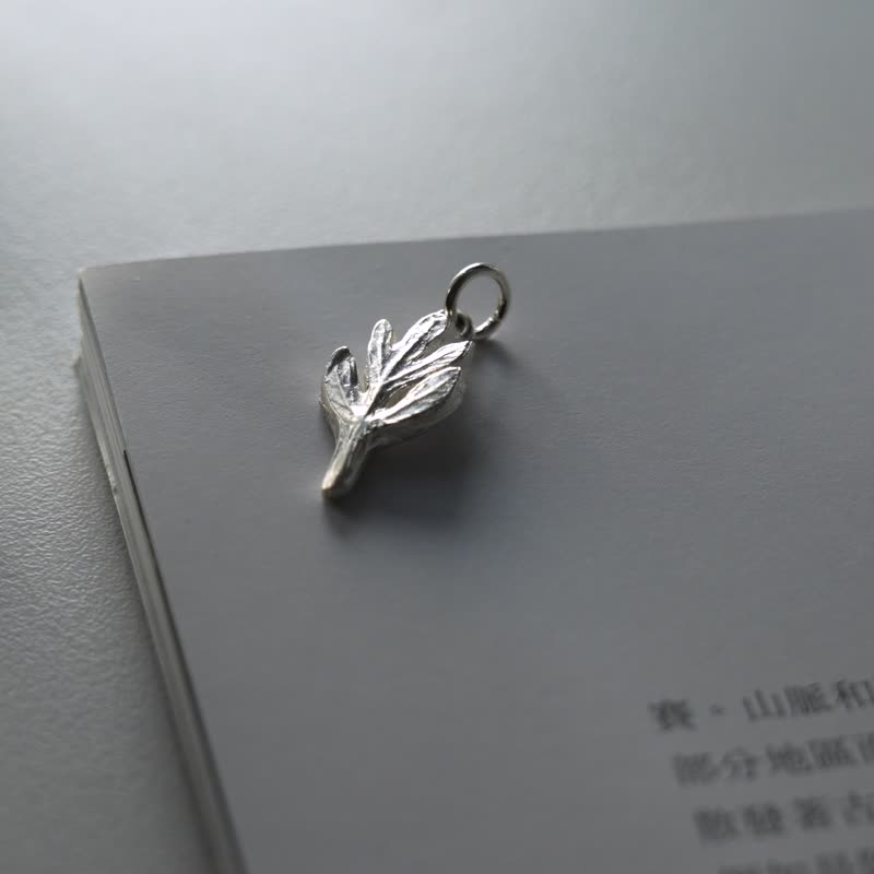 【咖啡店外的小草樹】999純銀/項鍊吊墜/銀黏土手作 - 項鍊 - 純銀 銀色