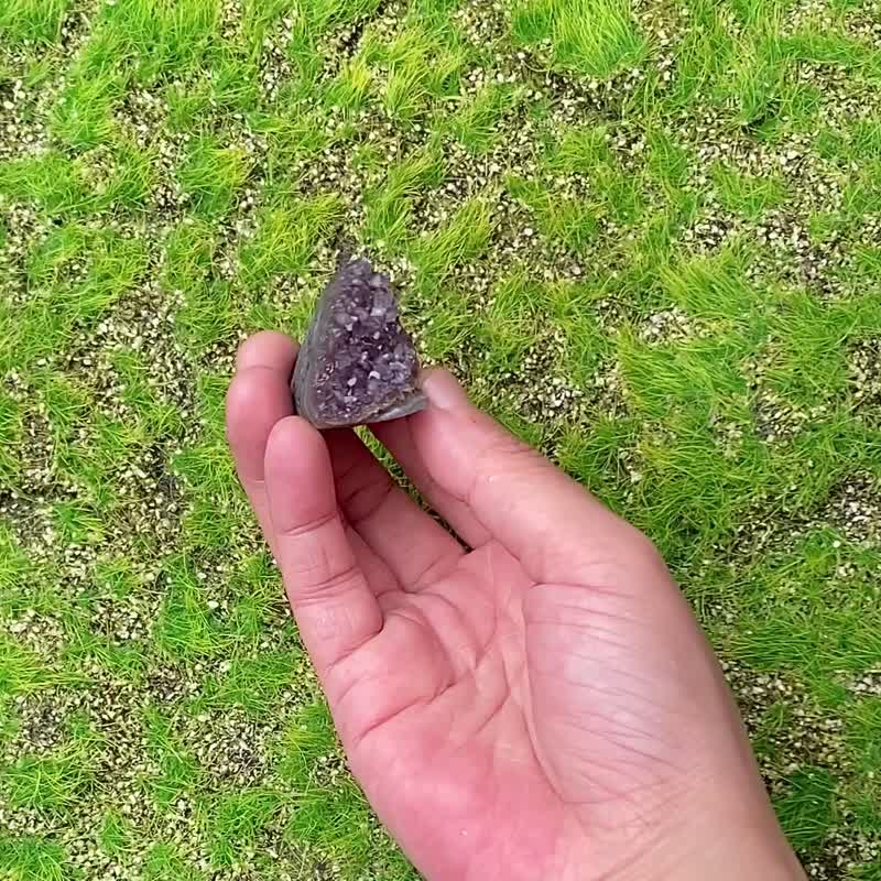 -天然小小迷你可愛漸層紫晶鎮 紫水晶 消磁淨化 辦公室 風水擺件 - 擺飾/家飾品 - 水晶 紫色
