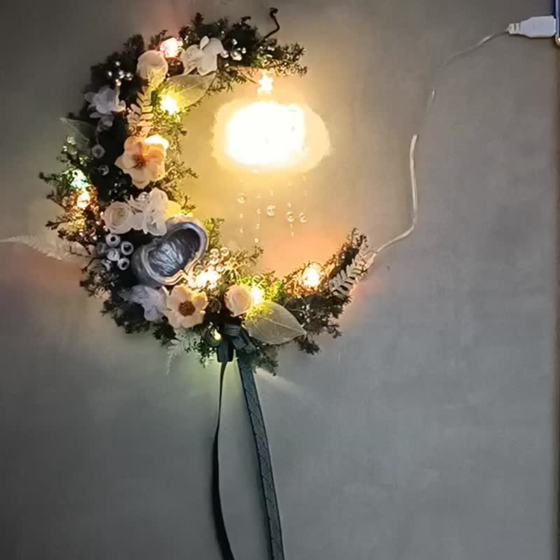 Glowing Clouds and Moon Night Lights String Moon Shape Wreath Clouds Night Lights Birthday Gift New Home Completion - ช่อดอกไม้แห้ง - พืช/ดอกไม้ สีใส