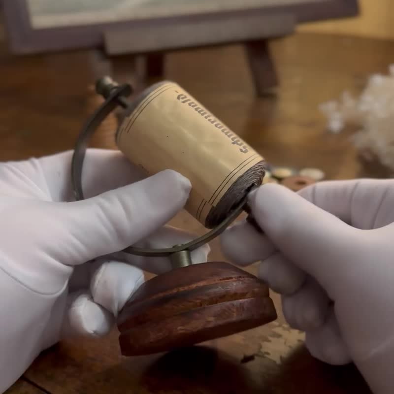 50779-迷人古董地球儀造型線軸展示收納架 - 編織/刺繡/羊毛氈/縫紉 - 其他材質 