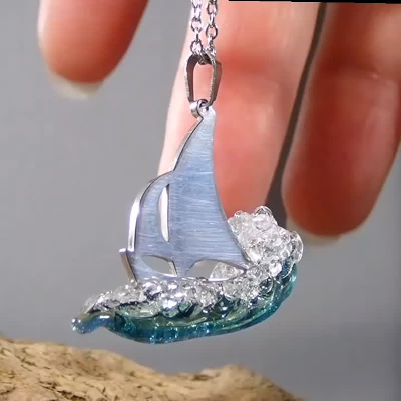Sailboat Necklace with Glass Ocean Wave - 項鍊 - 玻璃 藍色