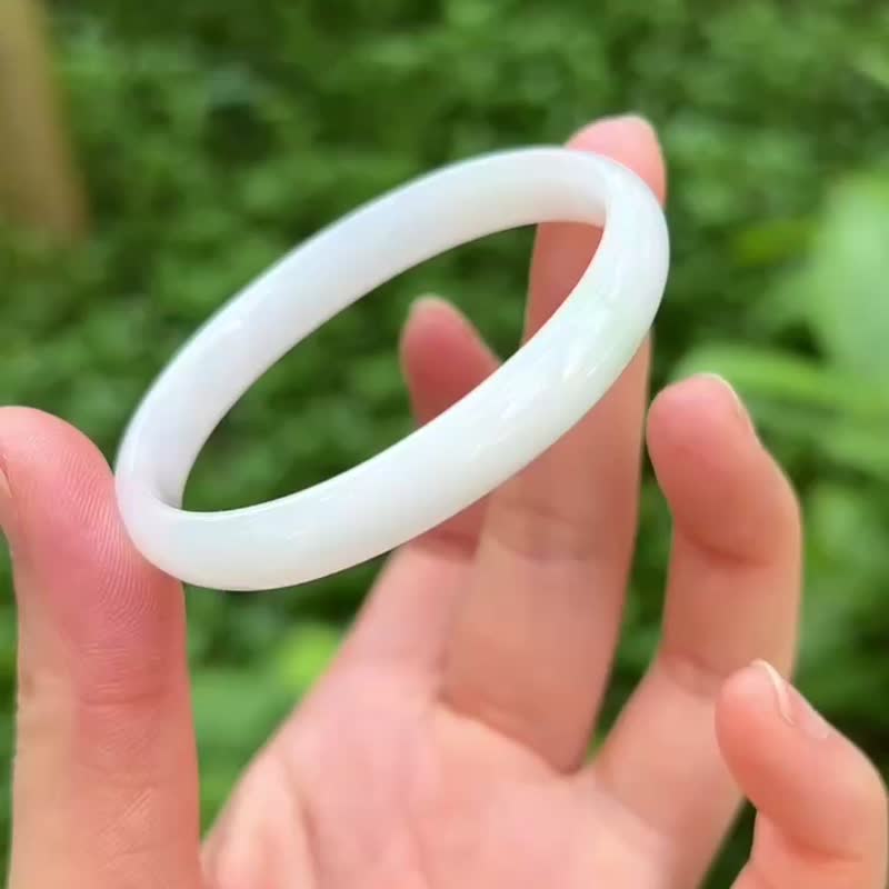 冰種 天然翡翠 緬甸 A玉 玉鐲 • 冰種白翡翠幼條貴妃鐲 - 手鍊/手環 - 石頭 白色