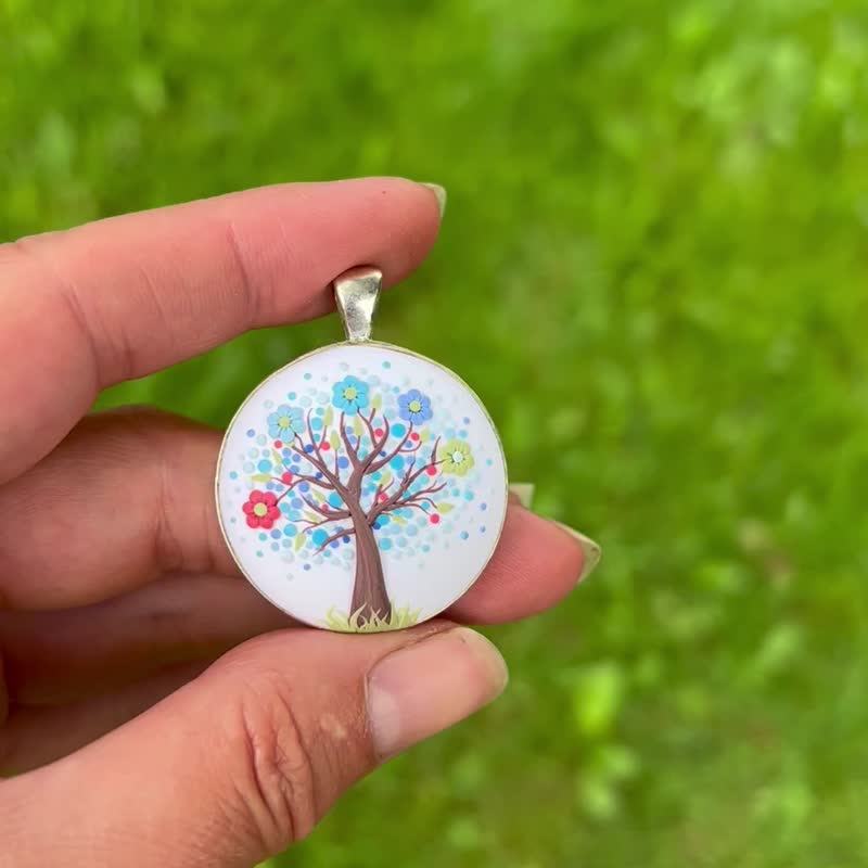 Tree Of Life Necklace Polymer Clay Pendant Good Luck Necklace Gift For Her - 項鍊 - 黏土 白色