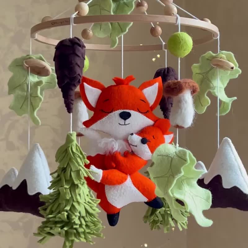 Baby mobile fox Baby shower gift Crib musical mobile felt Baby boy mobile Forest - ของเล่นเด็ก - วัสดุอื่นๆ สีส้ม