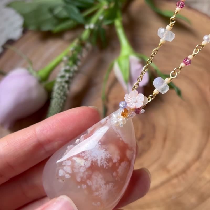 Sakura agate spring pink beaded pendant with Gemstone chain - สร้อยคอ - คริสตัล สึชมพู