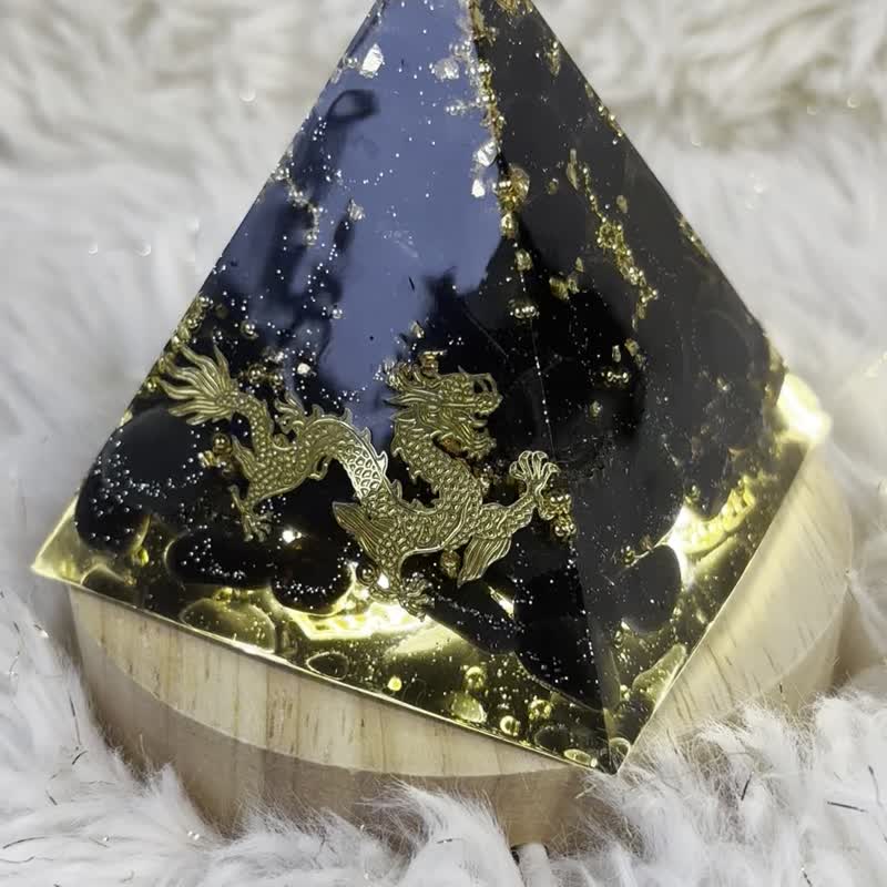 (桌邊守護款) 限量黑曜金龍-黑曜石奧剛能量金字塔 - 擺飾/家飾品 - 水晶 黑色