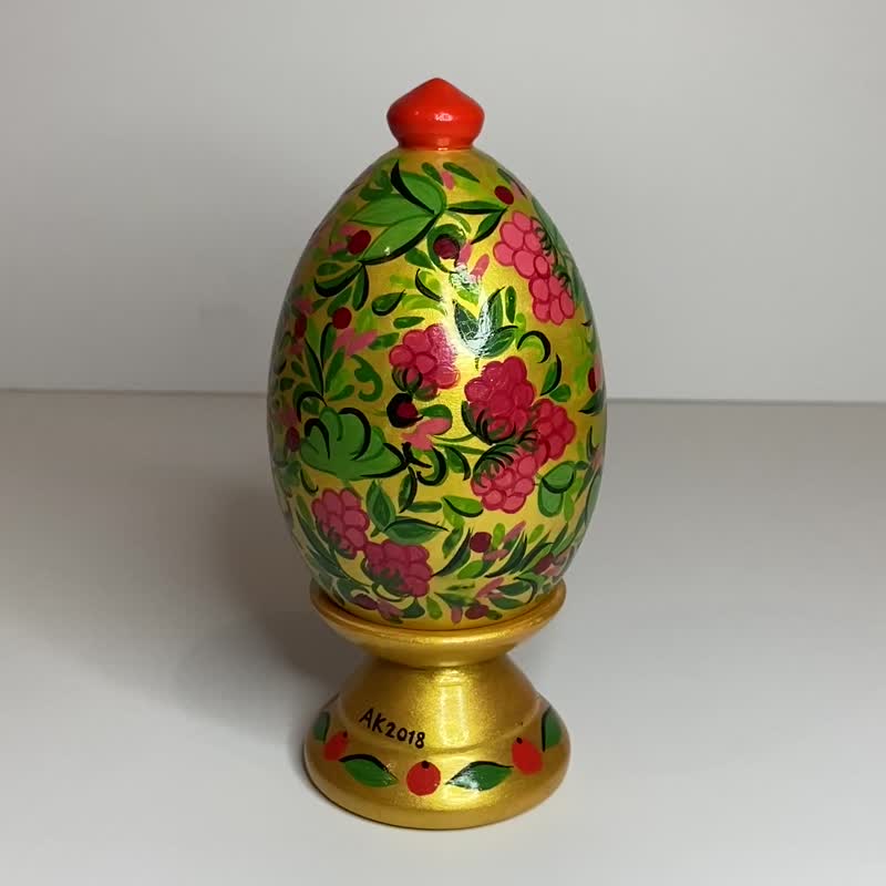 Egg Raspberry, wooden home decor, golden hohloma folk ornament, easter, berry - 擺飾/家飾品 - 木頭 金色