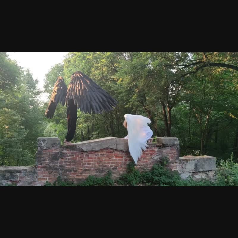 Large movable black cosplay wings for Halloween outfit & photo props - อื่นๆ - ไฟเบอร์อื่นๆ สีดำ