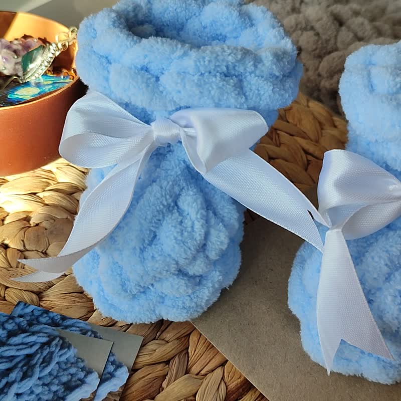 Pregnancy gift for newborn boy gender party 4th trimester gift small booties - ถุงเท้าเด็ก - เส้นใยสังเคราะห์ สีน้ำเงิน