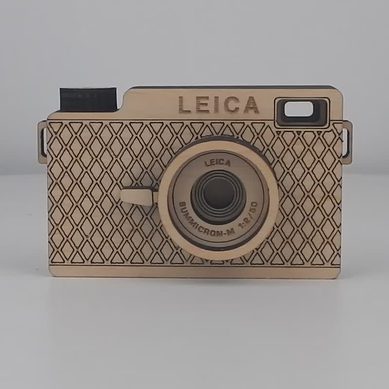 Leica 木製カメラ おもちゃ お子様向けのパーソナライズされたギフト。子供用木製トイカメラ