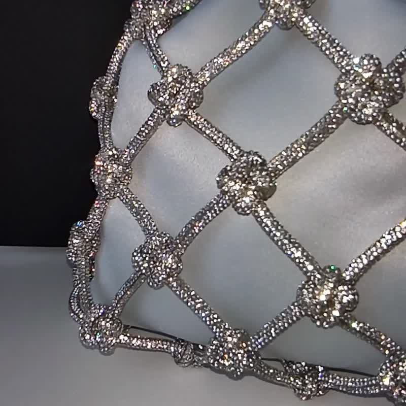 Crystal Rhinestone Shoulder Bag | Glamorous Look for Wedding, Party, or Evening - 手提包/手提袋 - 玻璃 銀色