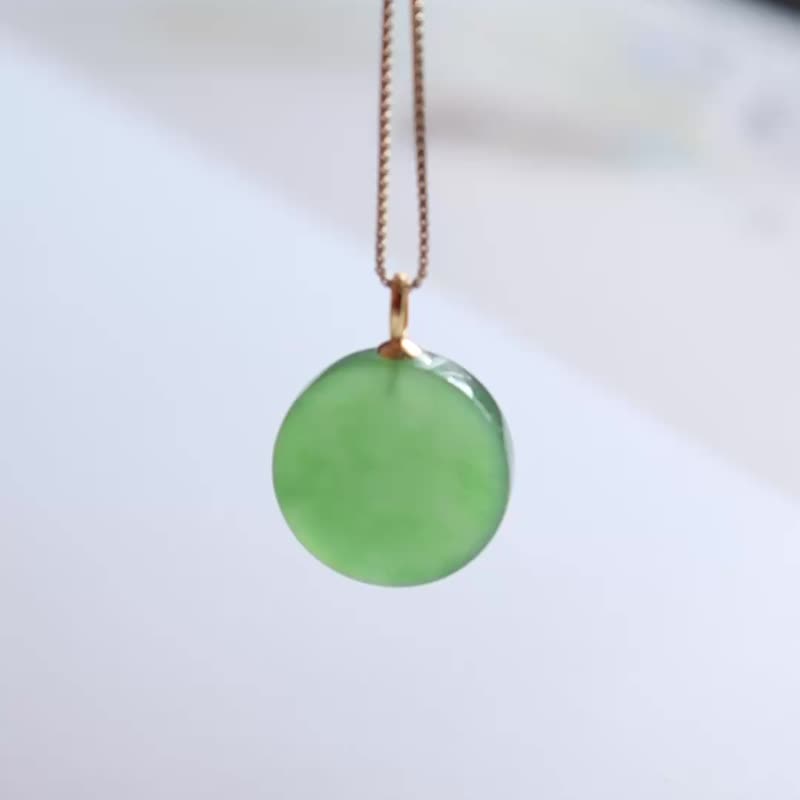 天然和田玉碧玉圓牌無事牌吊墜 18k金鑲嵌 顏色翠綠玉質細膩 平安 - 項鍊 - 玉石 