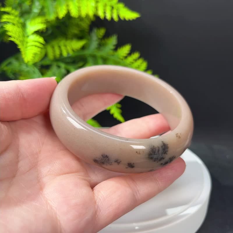 石英岩玉手鐲62+MM 奶茶色飄樹枝紋草花玉手環 靈性招財辟邪平安 - 手鍊/手環 - 玉石 