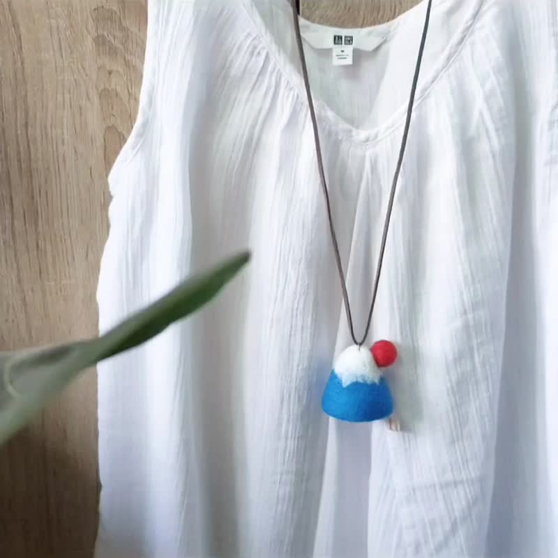 【造型悠遊卡】富士山紅太陽羊毛氈鑰匙圈 - 鑰匙圈/鑰匙包 - 羊毛 藍色