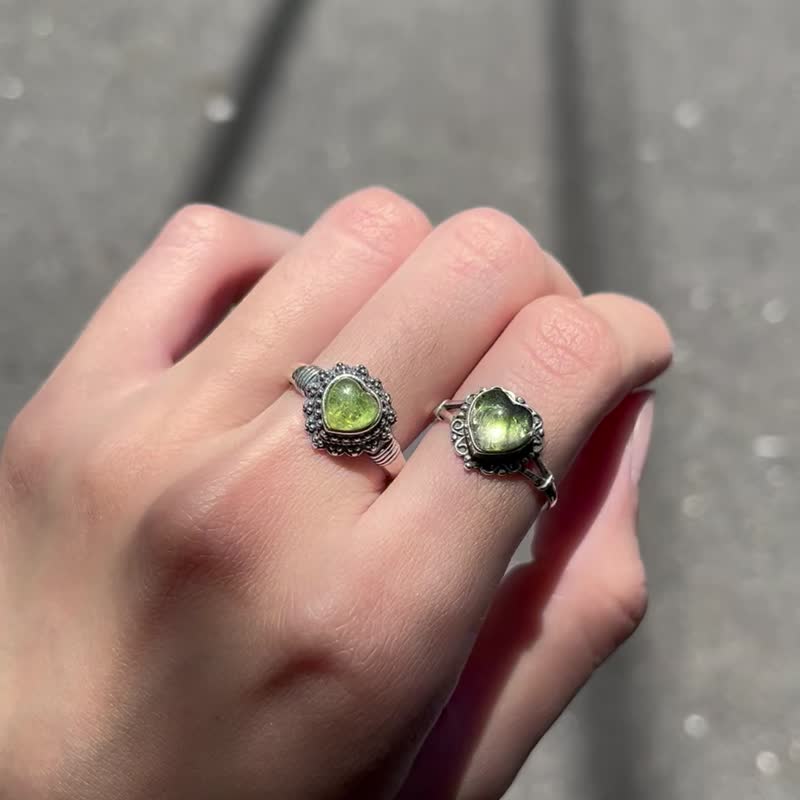 Xiyingyao 925 Silver tourmaline green tourmaline love ring watermelon tourmaline live ring ethnic style - แหวนทั่วไป - คริสตัล สีเงิน