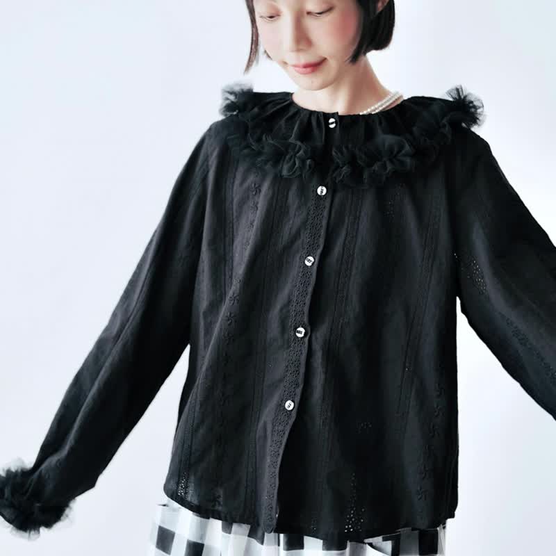 Black cotton hollow lace collar shirt - เสื้อเชิ้ตผู้หญิง - ผ้าฝ้าย/ผ้าลินิน สีดำ