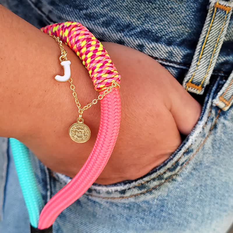 客製英文字母手腕掛繩連夾片 手機手腕繩 手腕繩 8色 雙色粉綠 - 手機掛繩/背帶 - 其他人造纖維 多色