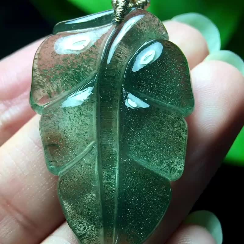 天然巴西星光綠幽靈樹葉吊墜  金枝玉葉  雕工精美  造型飽滿  無 - 吊飾/掛飾 - 水晶 