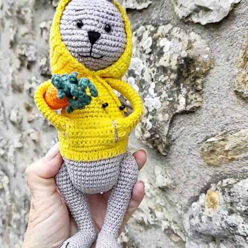 Hare in a hoodie crochet amigurumi soft toy a gift for her for him unusual - ของเล่นเด็ก - ผ้าฝ้าย/ผ้าลินิน หลากหลายสี