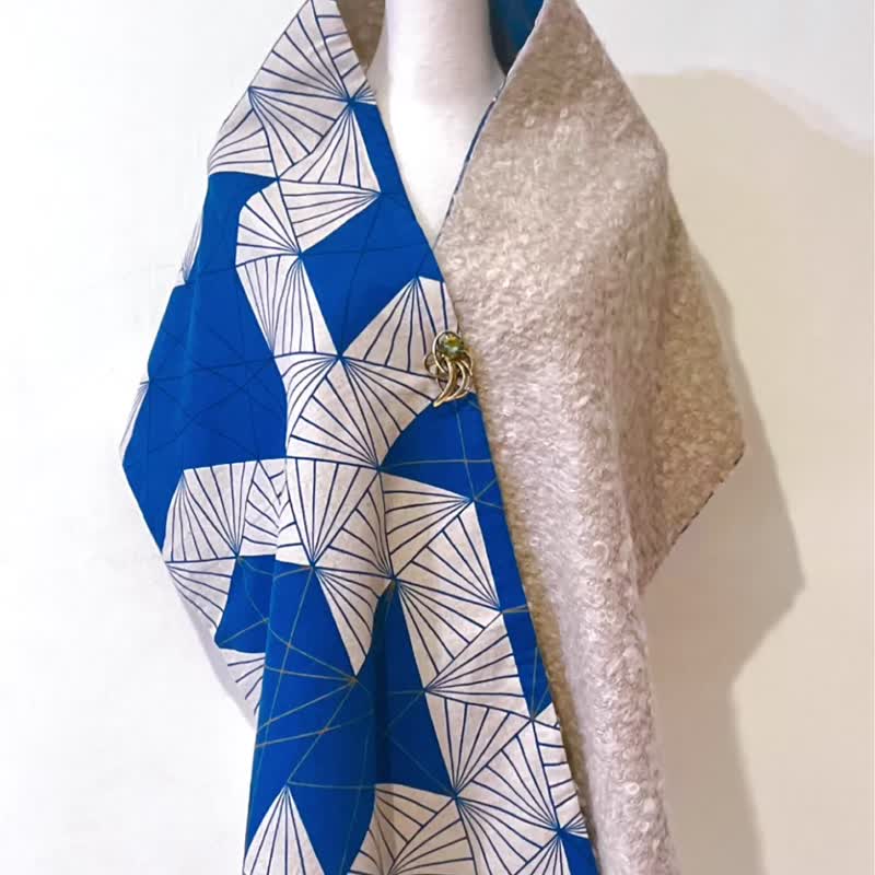 Purely handmade warm camel wool circle blue triangle geometric line thick scarf shawl - ผ้าพันคอถัก - ขนแกะ สีน้ำเงิน