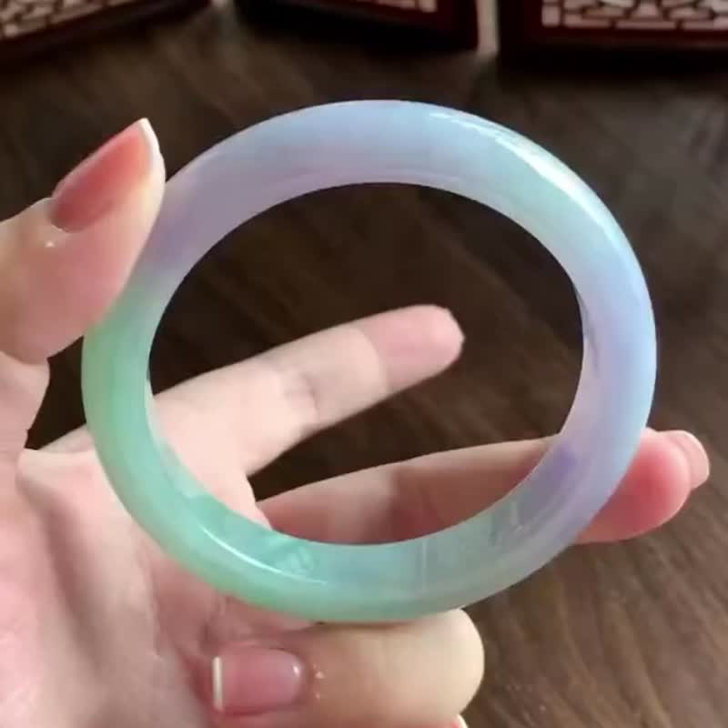 冰種玉鐲 天然翡翠玉鐲 A玉 手鐲 • 糯冰種春帶彩翡翠福鐲 - 手鍊/手環 - 玉石 綠色