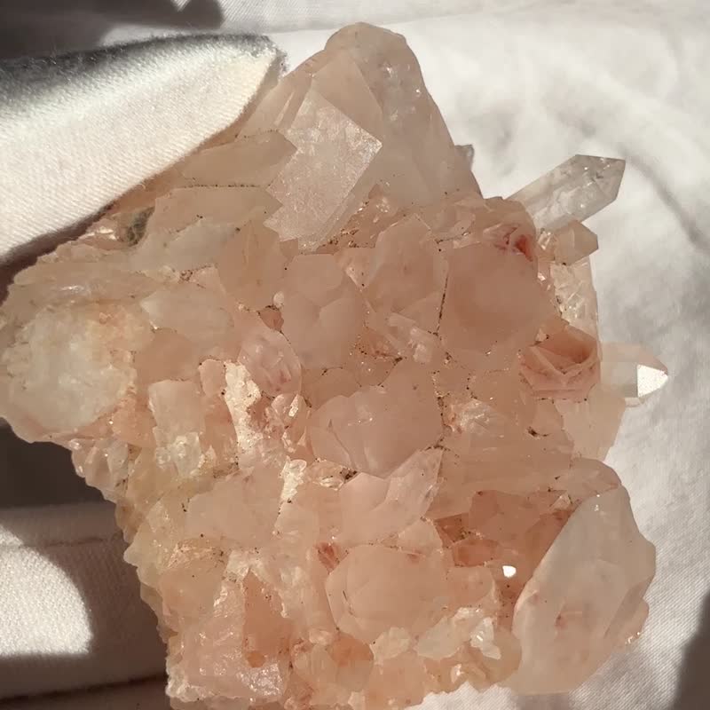 紅水晶簇 粉兔毛 紅兔毛 白水晶簇 水晶原礦 天然原石  水晶 - 擺飾/家飾品 - 水晶 粉紅色