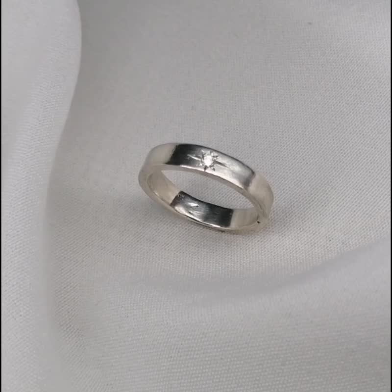 【客製】2分真鑽純銀戒指  925純銀  贈刻字 單只 鑽戒 婚戒 手作 - 戒指 - 鑽石 銀色